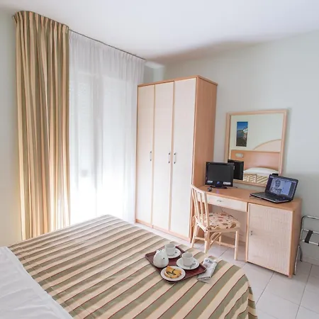 Jollino Hotel 3*